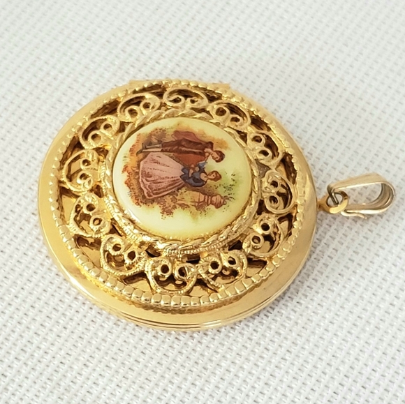 Cute Locket Pendant Gold Tone No Chain - Picture 3 of 6